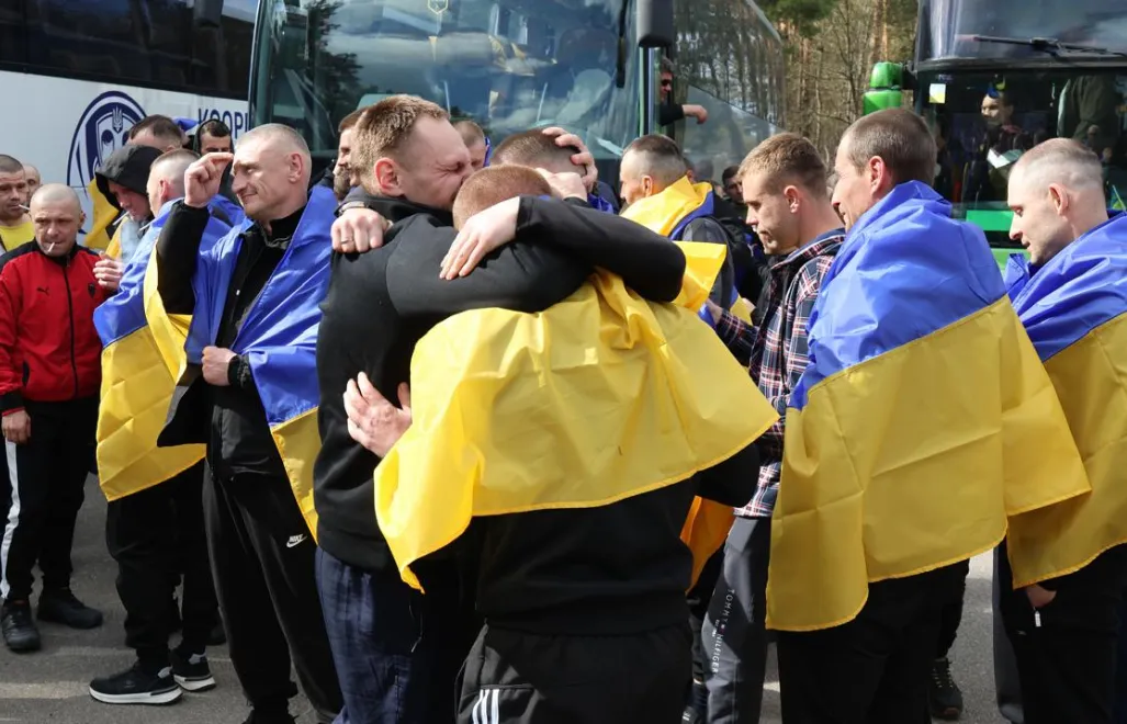 Вернувшиеся домой украинские защитники. Fot. Facebook/Координаційний штаб з питань поводження з військовополоненими﻿