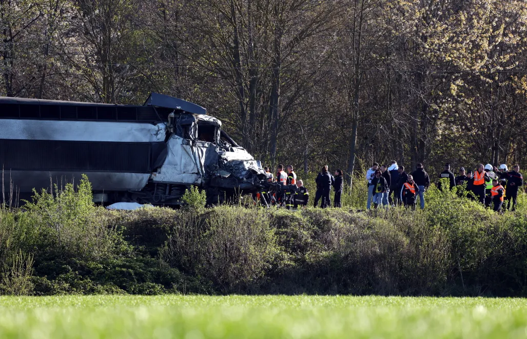 Zderzenie pociągu TGV z ciężarówką we Francji Fot. PAP/EPA/MAXPPP/LUDOVIC MAILLARD