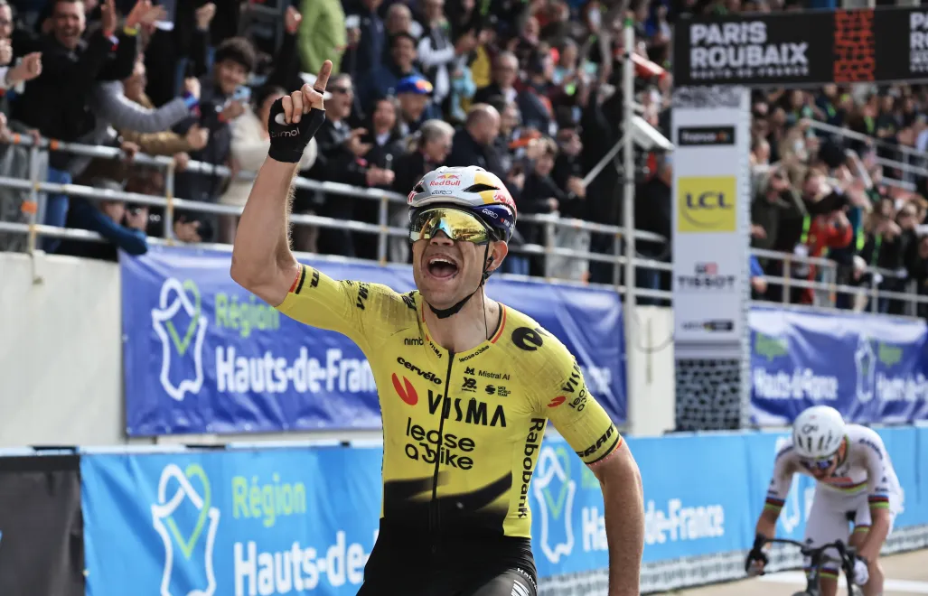 Belg Wout van Aert. Fot. EPA/CHRISTOPHE PETIT TESSON