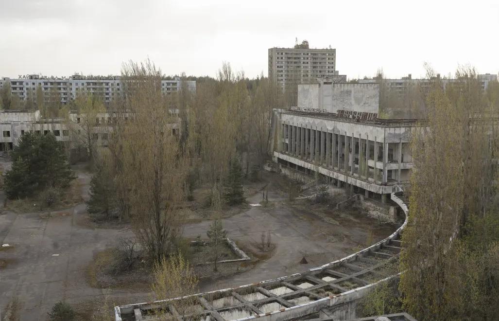 Opuszczone miasto Prypeć w pobliżu elektrowni w Czarnobylu. Fot. PAP/EPA/SERGEY DOLZHENKO 