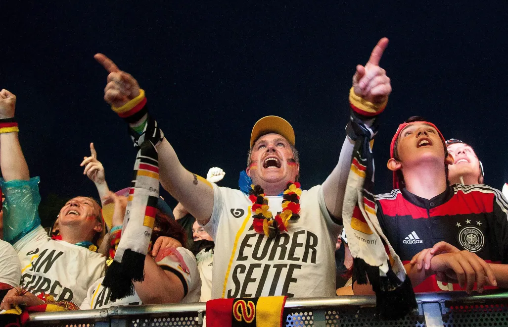 Kibice reprezentacji Niemiec. Fot. 	PAP/EPA/OLIVER MEHLIS