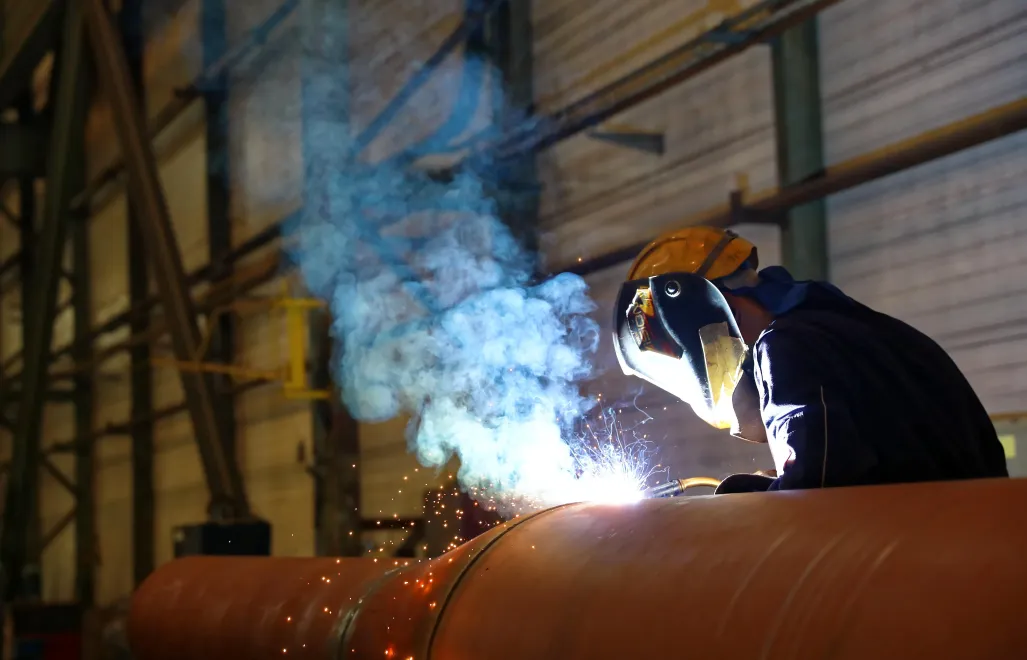 Przedsiębiorstwo produkujące głównie rurociągi stalowe. Fot. PAP/ Rafał Guz