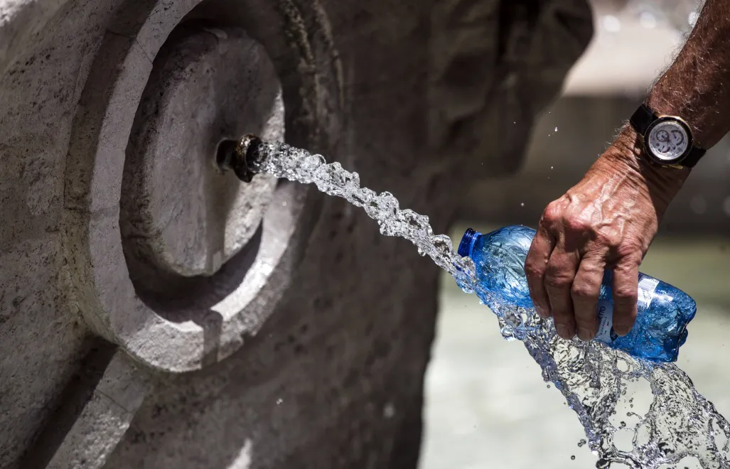 Woda (zdjęcie ilustracyjne). Fot. EPA/Angelo Carconi