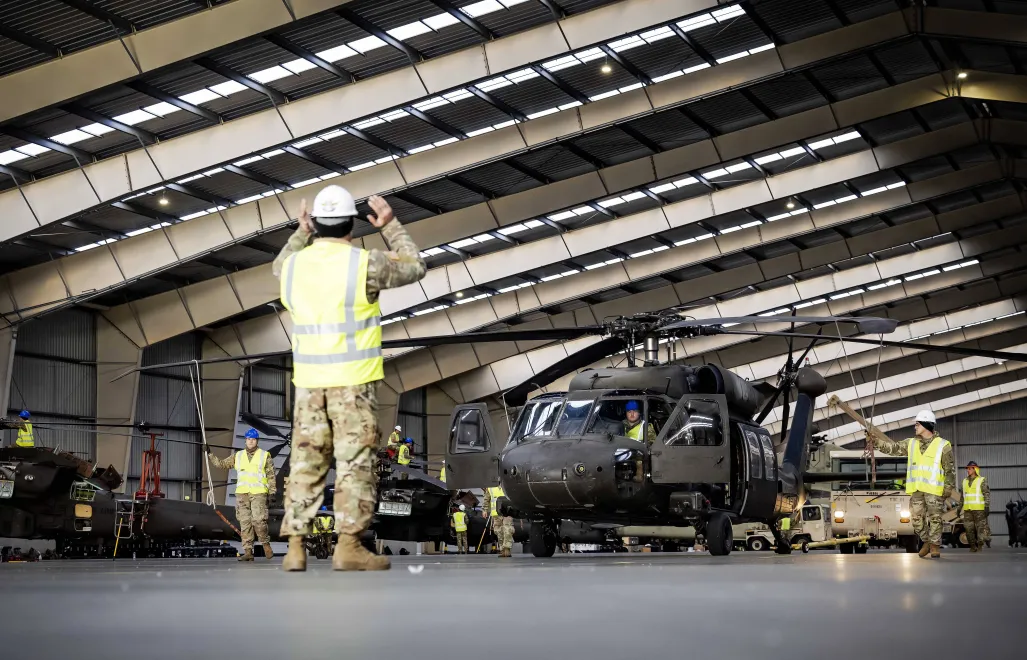 Американські гелікоптери Black Hawk на військовій базі в Нідерландах. Фотоілюстрація.  Fot. PAP/EPA/ROBIN VAN LONKHUIJSEN