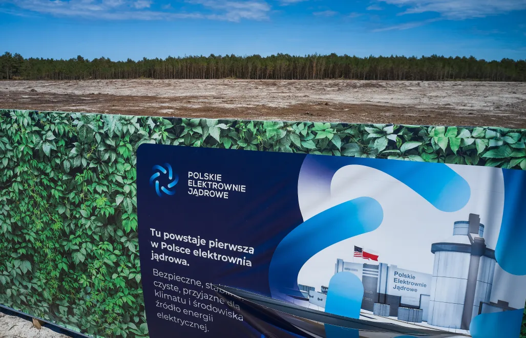 Teren pod budowę pierwszej polskiej elektrowni jądrowej w lokalizacji „Lubiatowo-Kopalino” w gminie Choczewo w 2024 roku, fot. PAP/Adam Warżawa