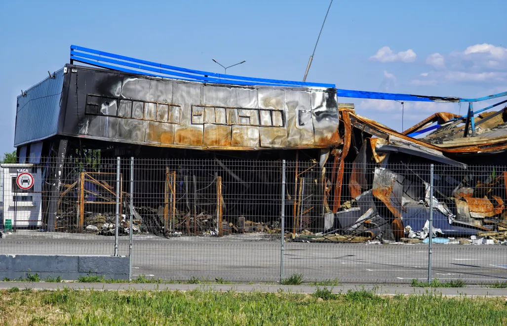 Никополь. Разрушения после российских атак. 2024 г. Fot. PAP/Alena Solomonova