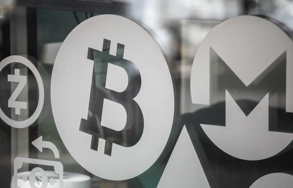 Stacjonarny kantor kryptowalut Fot. PAP/ Albert Zawada