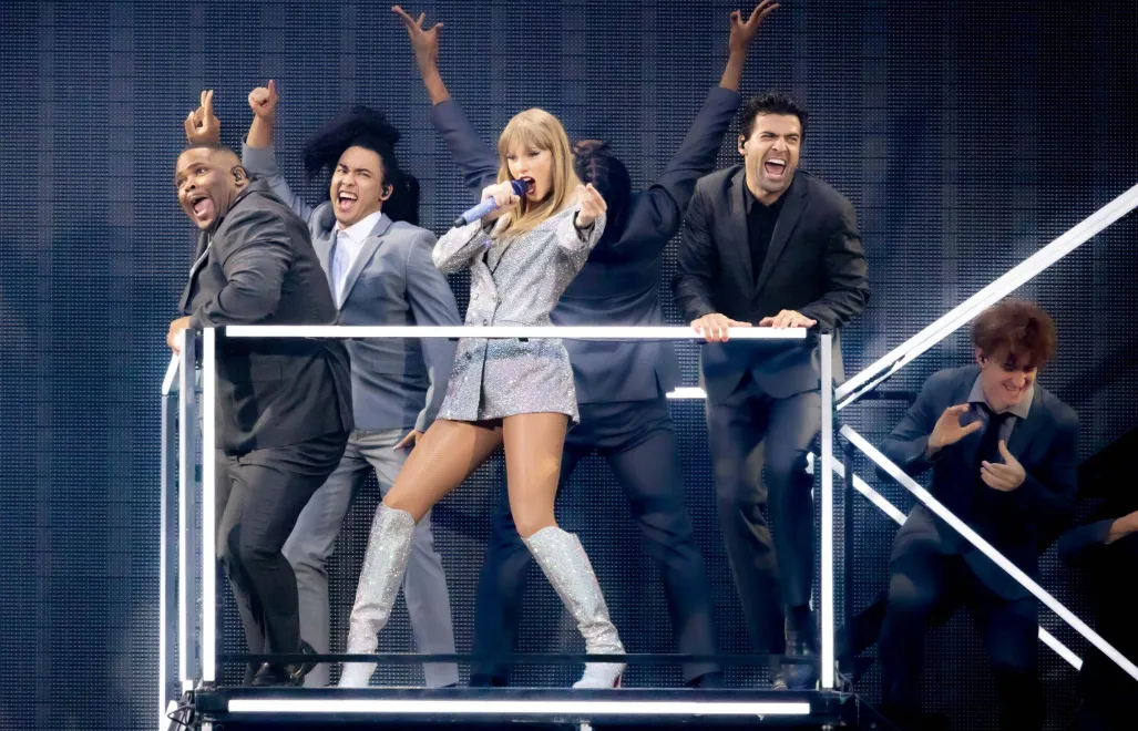 Taylor Swift podczas koncertu, fot. PAP/EPA/ANSA/MATTEO BAZZI