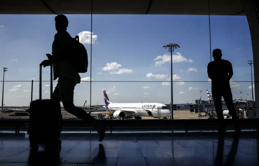 Lotnisko Charlesa de Gaulle'a w Paryżu Fot. PAP/EPA/YOAN VALAT