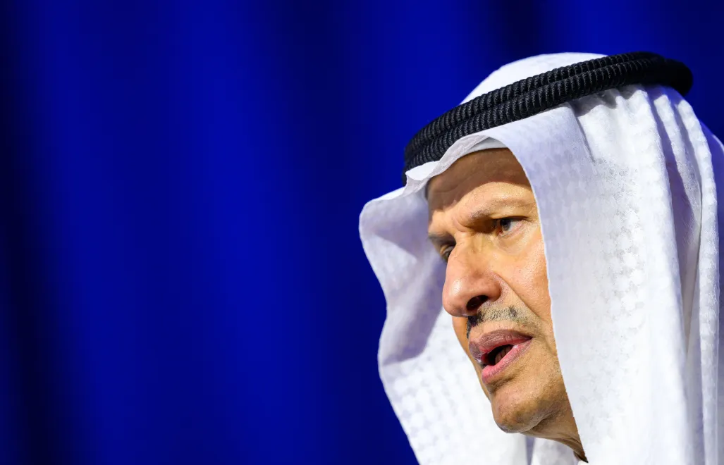 Saudyjski minister energii książę Abdulaziz bin Salman. Fot. PAP/EPA/	MAX SLOVENCIK