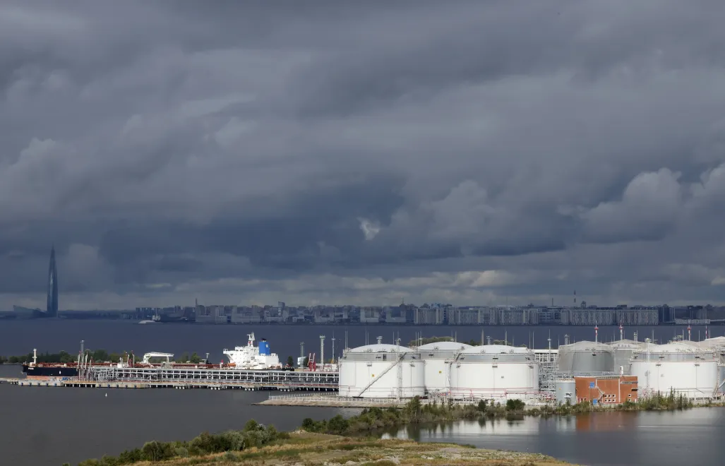 Нефтяной терминал в Санкт-Петербурге. Fot. PAP/EPA/ANATOLY MALTSEV (фотоиллюстрация)