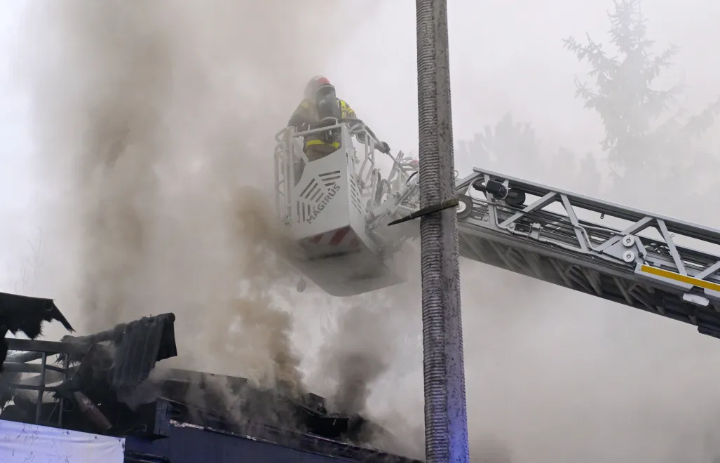 Akcja gaszenia pożaru, zdjęcie ilustracyjne, fot. PAP/Wojciech Szubartowski