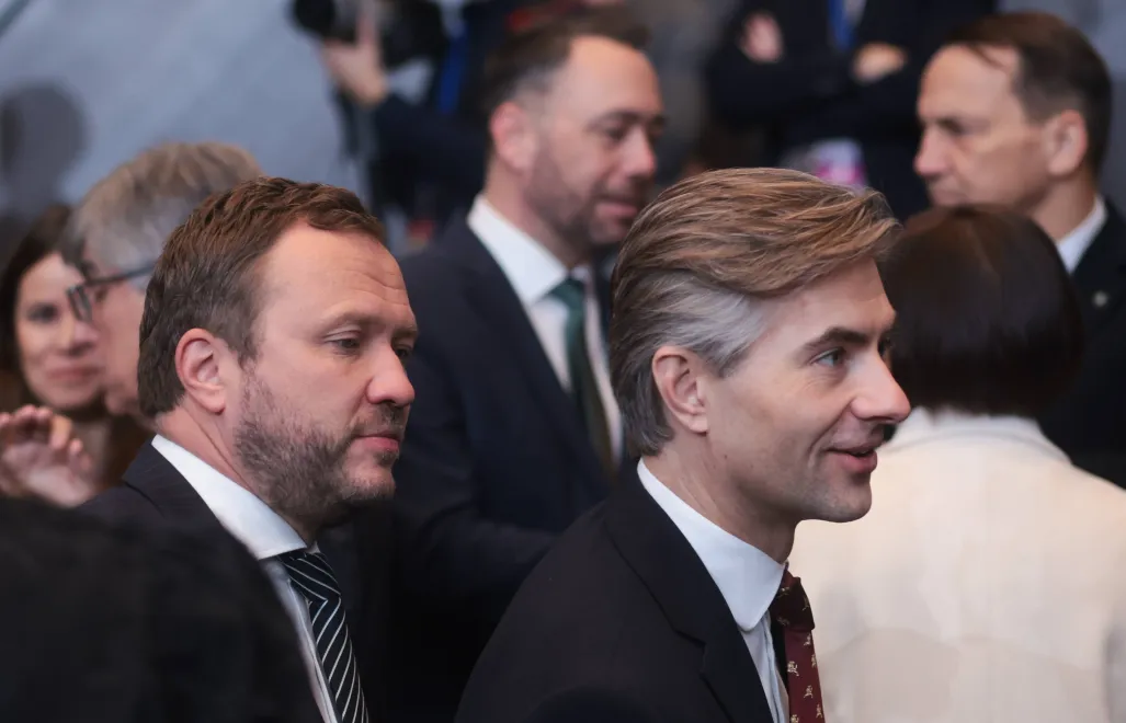 Министр иностранных дел Эстонии Маргус Цакхна (слева) и министр иностранных дел Литвы Кястутис Будрис (справа). Фотоиллюстрация. Fot. PAP/EPA/Olivier Hoslet