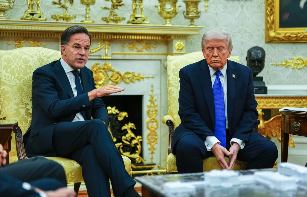 Prezydent USA Donald Trump i szef NATO Mark Rutte.  Fot. PAP/EPA/	AARON SCHWARTZ / POOL