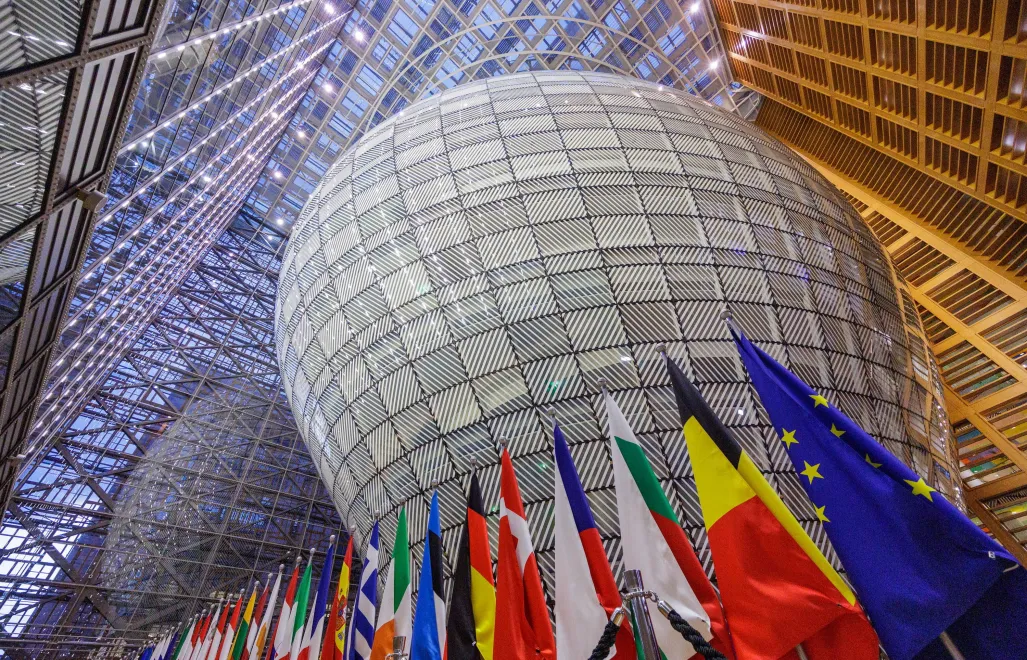 Прапори країн-членів ЄС, фотоілюстрація. Fot. PAP/EPA/OLIVIER MATTHYS