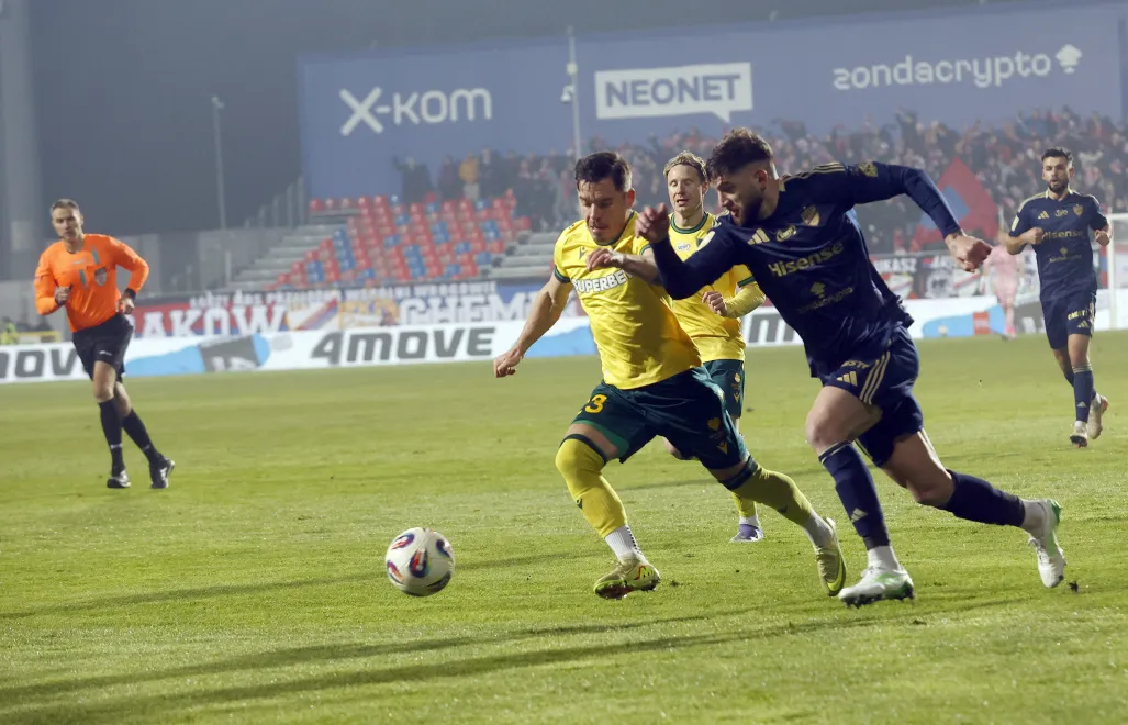 Początek czwartkowego meczu w Częstochowie o godz. 18.30. Fot. PAP/	Waldemar Deska