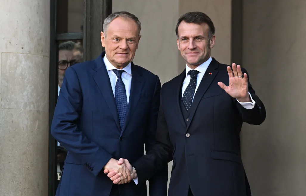 Premier Donald Tusk i prezydent Francji Emmanuel Macron, fot. PAP/Radek Pietruszka