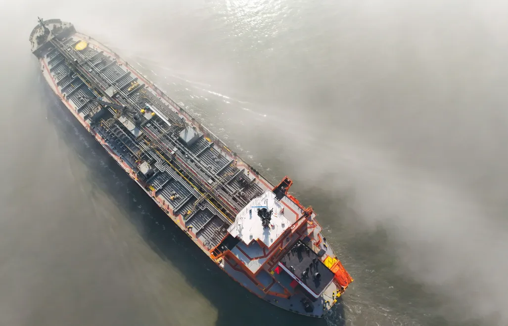 Tankowiec w cieśninie Ormuz Fot. PAP/EPA/OLIVIER HOSLET