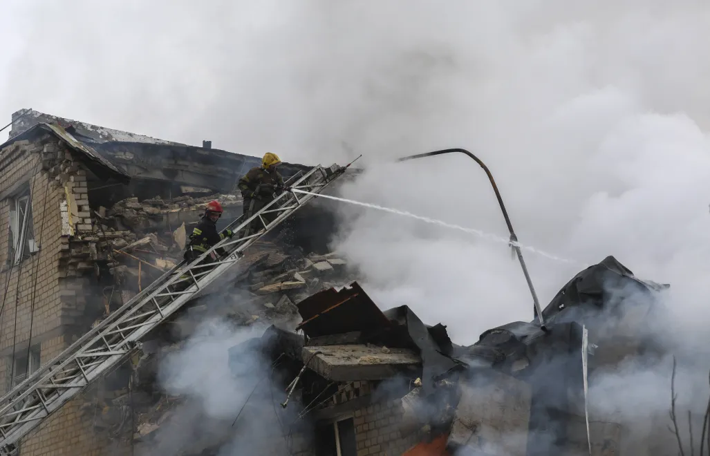 Rosyjskie ataki dronów na Ukrainę. Fot. PAP/EPA/SERGEY KOZLOV