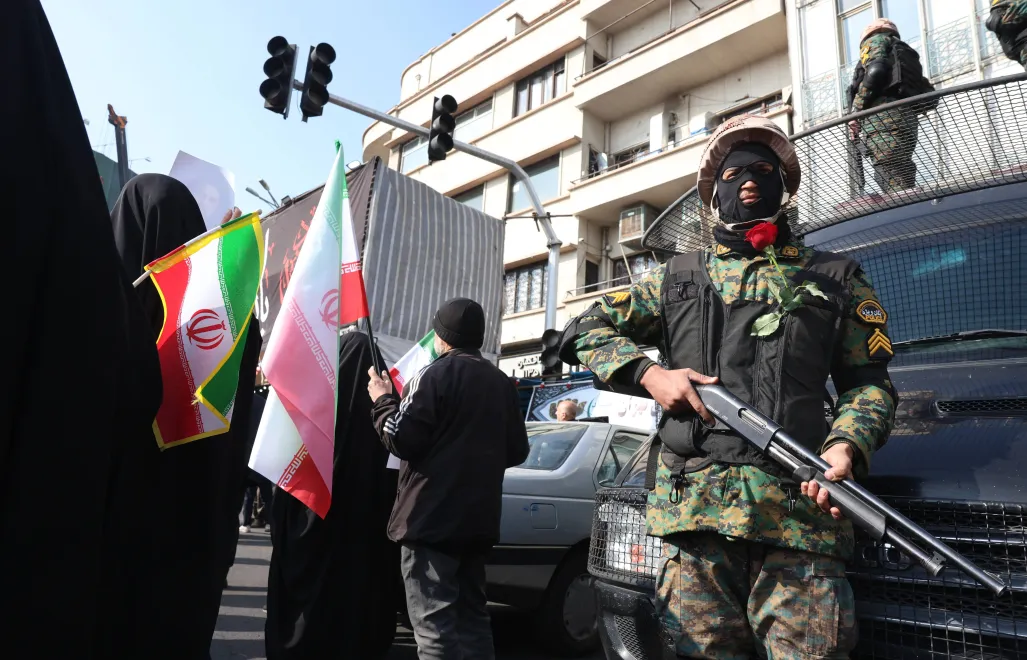 Irańska policja (zdjęcie ilustracyjne). Fot. EPA/ABEDIN TAHERKENAREH