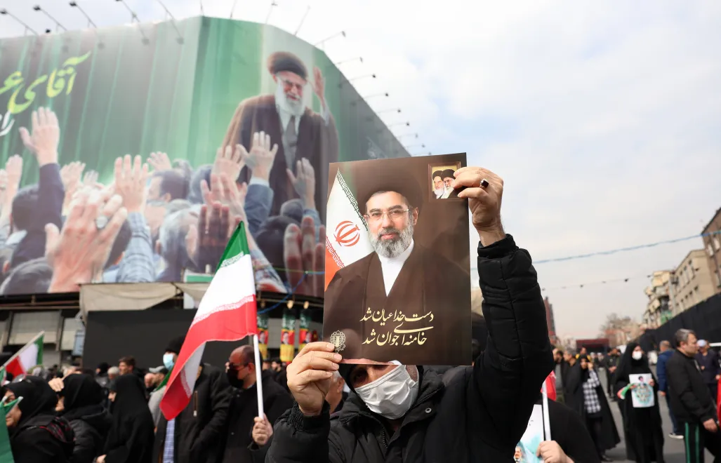 Portret Modżtaby Chameneia, fot. PAP/EPA/ABEDIN TAHERKENAREH