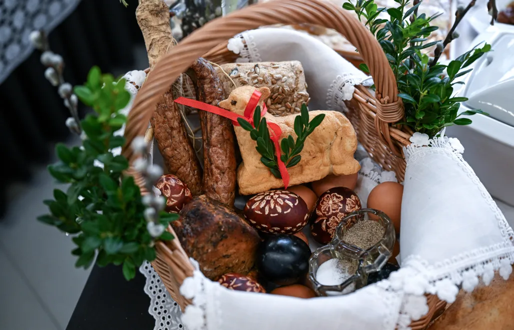 Wielkanocny koszyczek Fot. PAP/Darek Delmanowicz