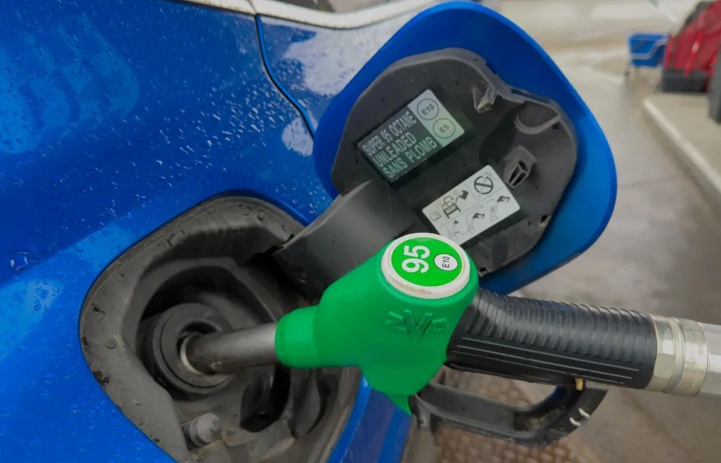 Stacja benzynowa (zdjęcie ilustracyjne). Fot. PAP/Darek Delmanowicz