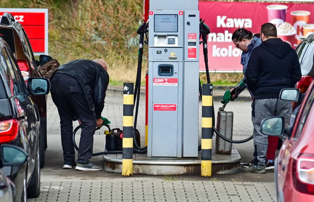 Stacja paliw (zdjęcie ilustracyjne). Fot. PAP/Marcin Bielecki