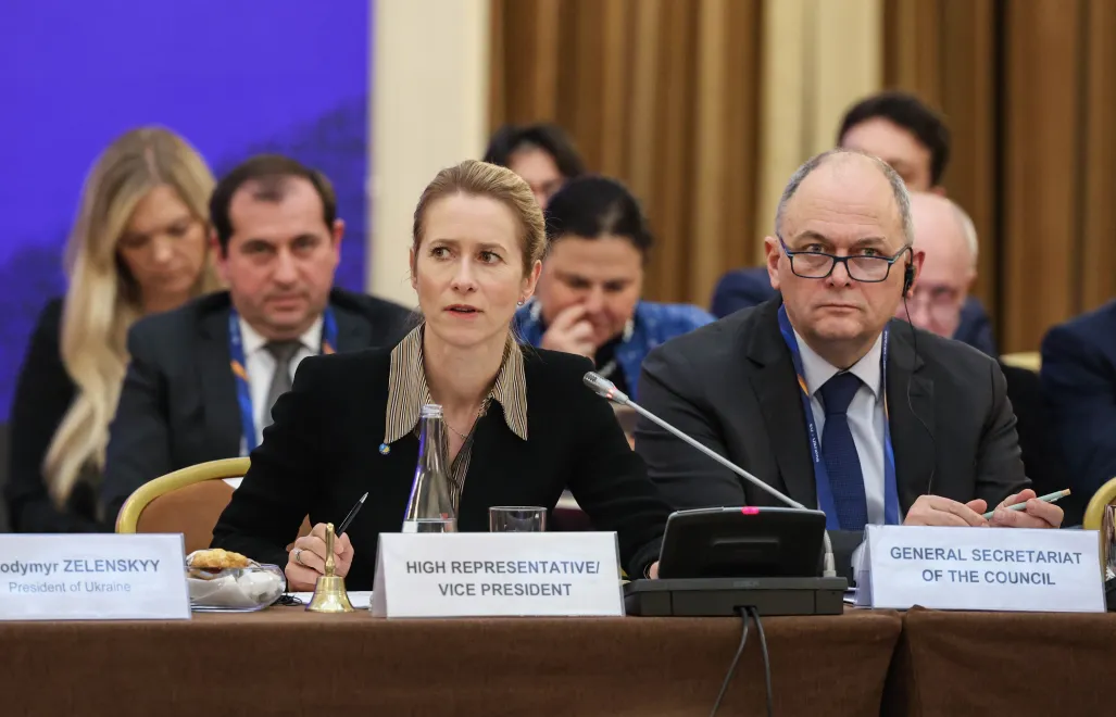 Кая Каллас (ліворуч) під час під час неформальної зустрічі голів дипломатичних відомств країн ЄС у Києві. Fot. PAP/Victor Kovalchuk