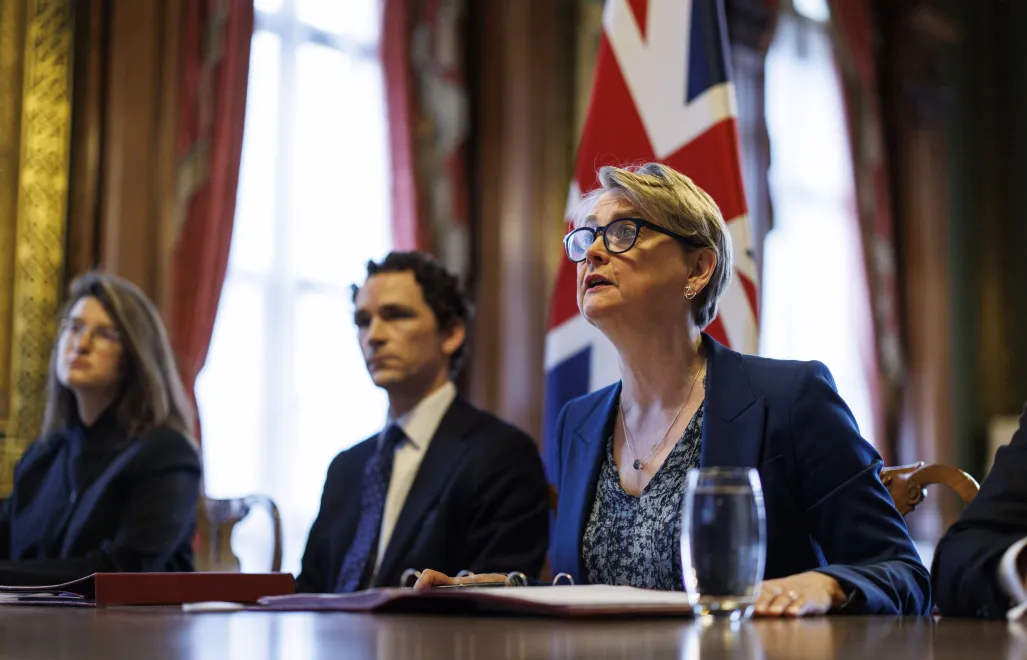 Szefowa brytyjskiej dyplomacji Yvette Cooper. Fot. PAP/EPA/TOLGA AKMEN / POOL