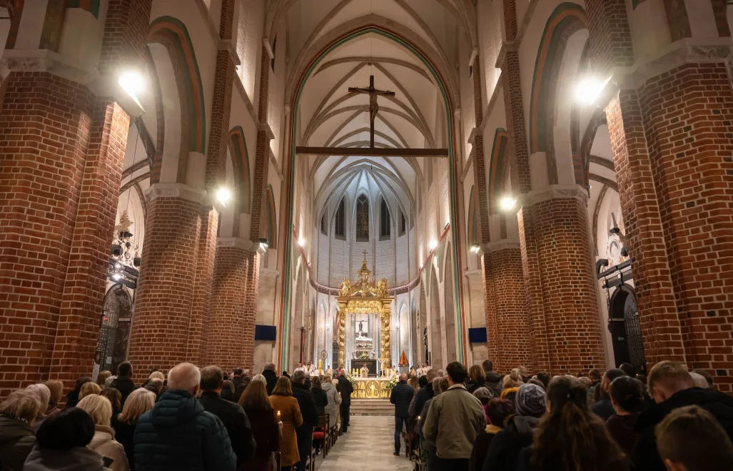 Великоднє богослужіння. Fot. PAP/Jakub Kaczmarczyk