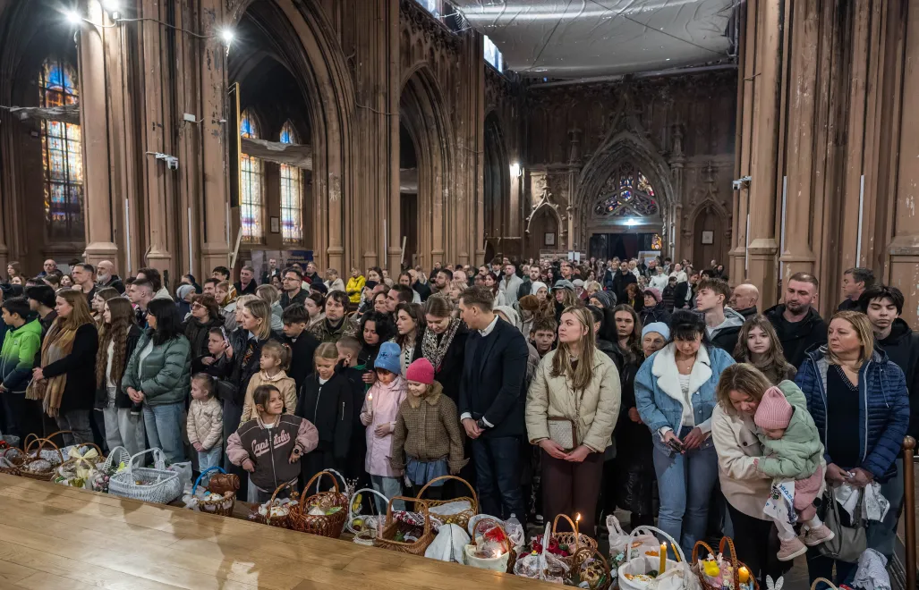 Великоднє богослужіння в костелі Святого Миколая в Києві, фотоілюстрація. Fot. PAP/Vladyslav Musiienko