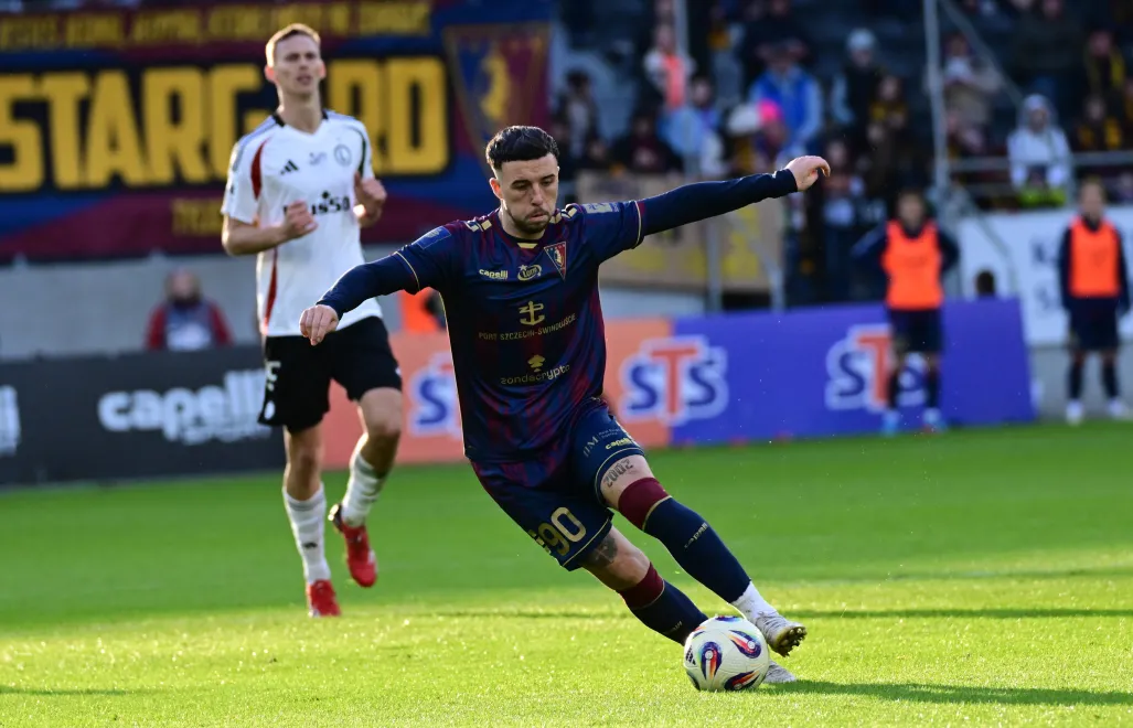 Zawodnik Pogoni Szczecin Sam Greenwood. Fot. PAP/Marcin Bielecki