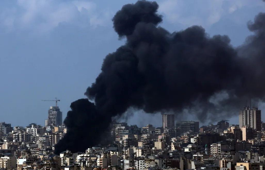 Izraelski atak na Bejrut. Fot. EPA/WAEL HAMZEH