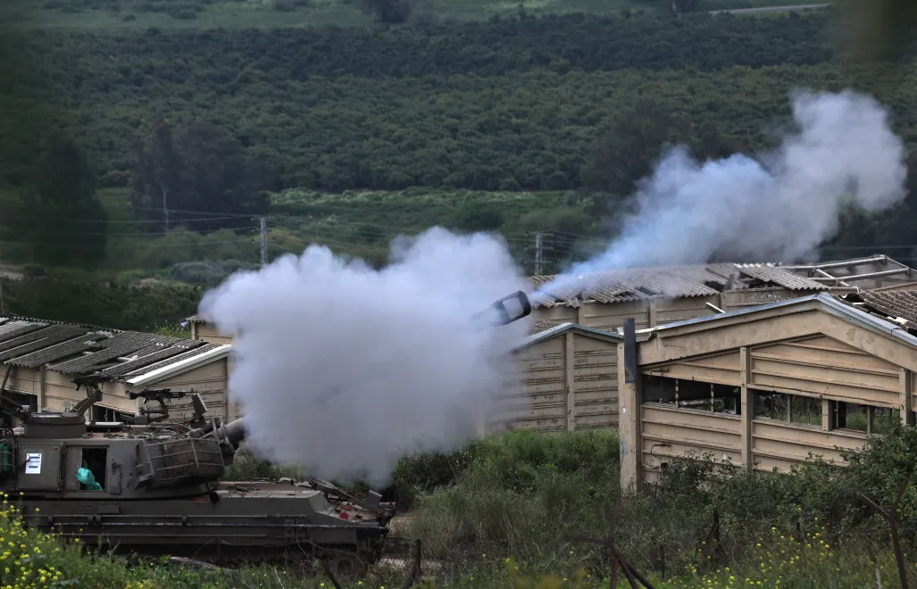 Izrael kontynuuje ataki w Libanie. Fot. PAP/EPA/ATEF SAFADI