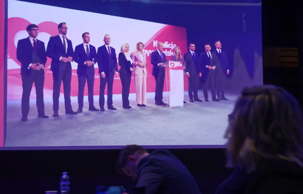 Donald Tusk i dziesiątka polityków KO na wybory. Fot. PAP/Leszek Szymański