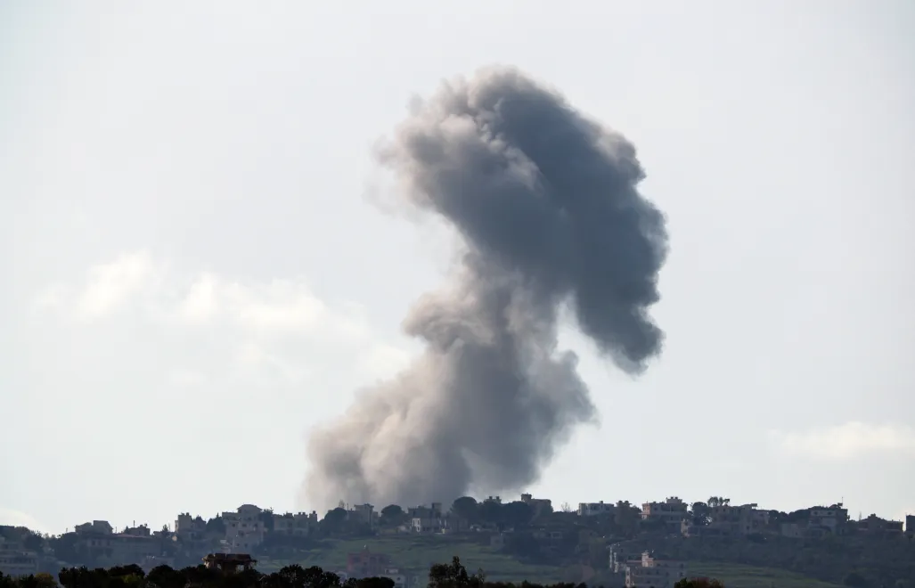 Izraelskie ataki na Liban, fot. PAP/EPA/ATEF SAFADI