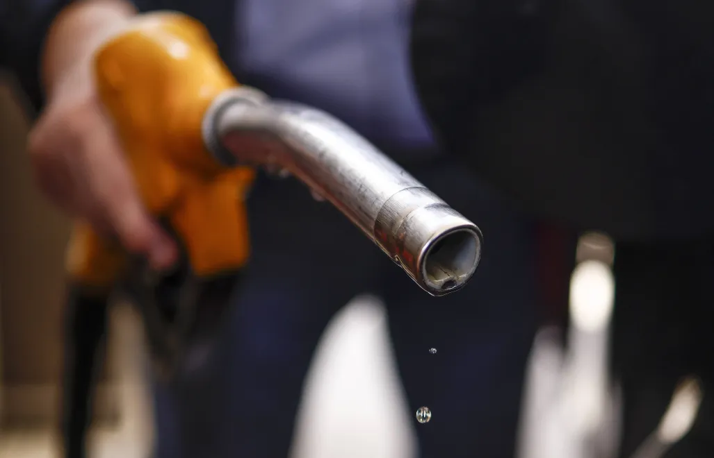 Paliwo Fot. PAP/EPA/YOAN VALAT