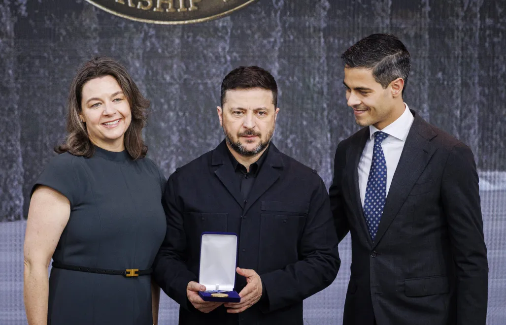 Володимир Зеленський на церемонії вручення нагороди Four Freedoms Awards. Fot. PAP/EPA/ROBIN VAN LONKHUIJSEN