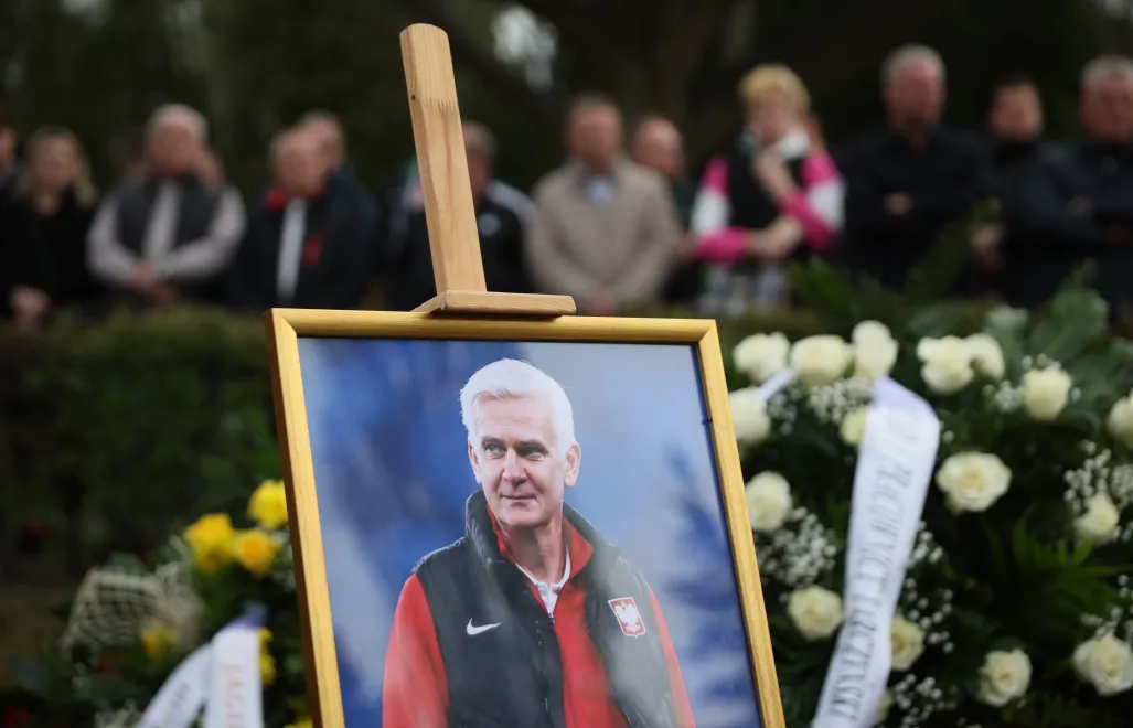 Uroczystości pogrzebowe piłkarza i trenera Jacka Magiery na Cmentarzu Wojskowym na Powązkach w Warszawie, fot. PAP/Leszek Szymański