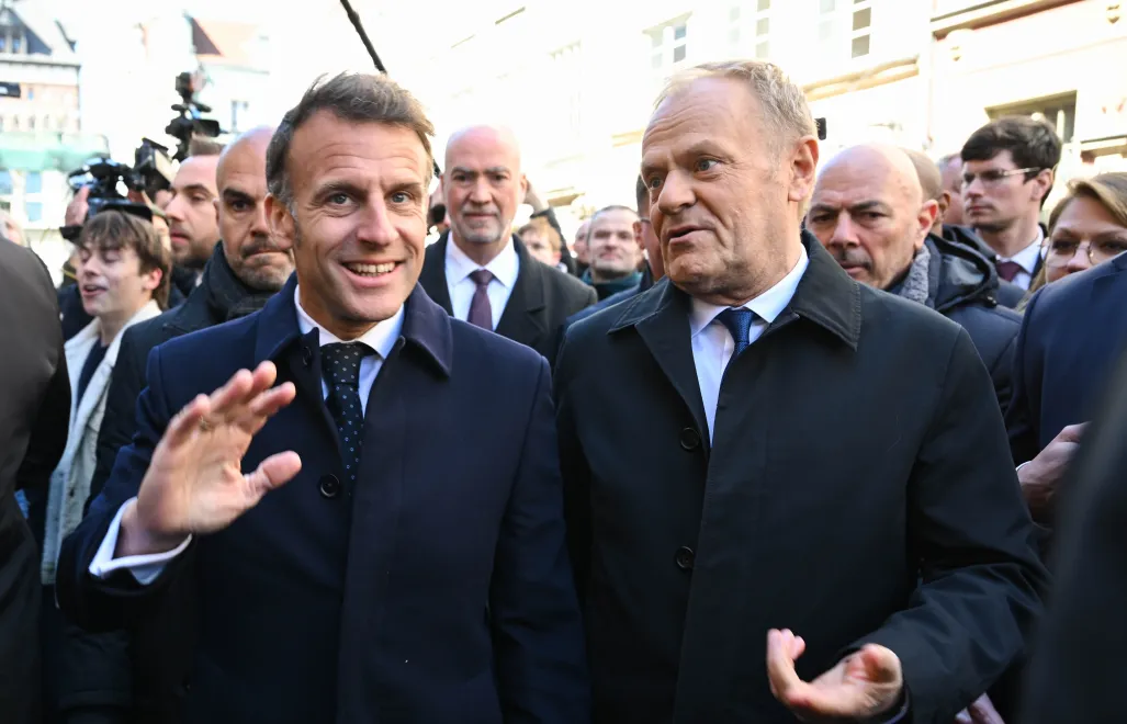 Еммануель Макрон і Дональд Туск. Fot. PAP/Adam Warżawa