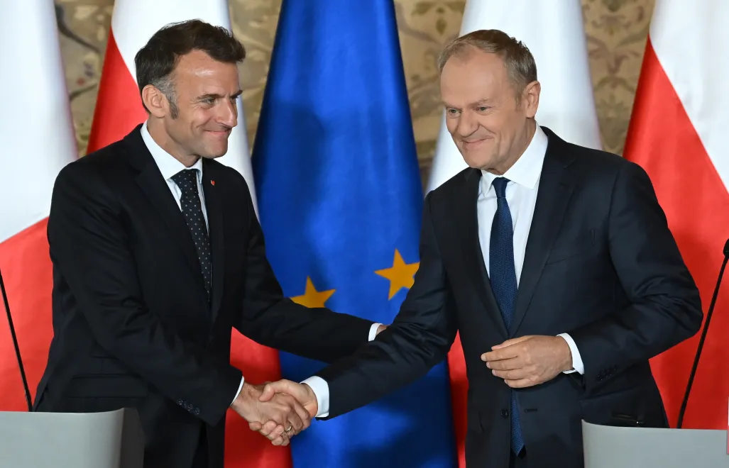 Premier Donald Tusk i prezydent Francji Emmanuel Macron. Fot. PAP/Adam Warżawa