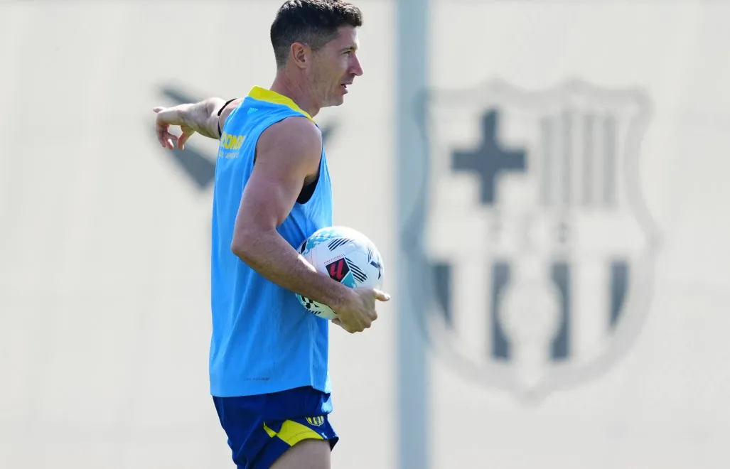 Robert Lewandowski podczas treningu, fot. PAP/EPA/EFE/Alejandro Garcia