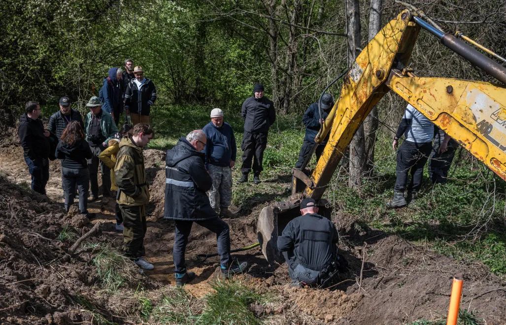 Пошукові роботи, що проводяться Інститутами національної пам’яті Польщі та України на території Волі Островецької на Волині. Fot. PAP/Vladyslav Musiienko