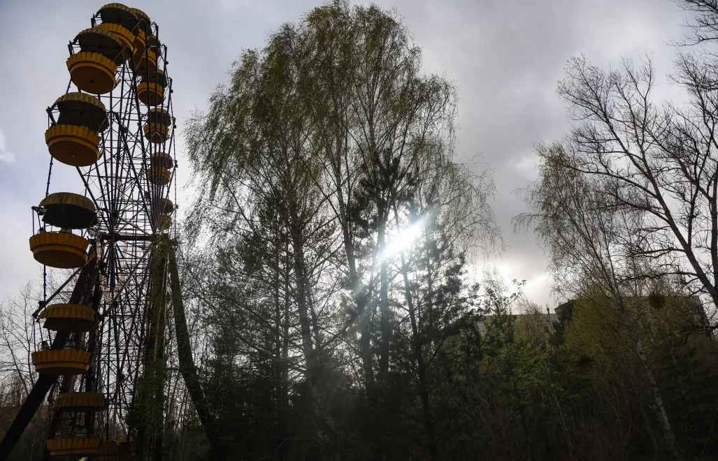 Залишена карусель в місті Прип'ять. Fot. PAP/EPA/Victor Kovalchuk