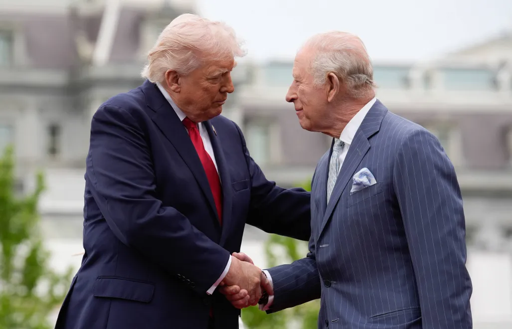 Król Karol III, Donald Trump. Fot. PAP/EPA/YURI GRIPAS 