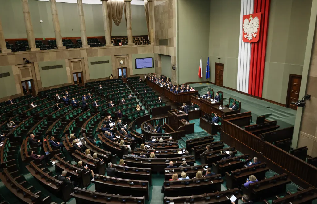  Posłowie na sali plenarnej Sejmu. Fot.  PAP/Albert Zawada
