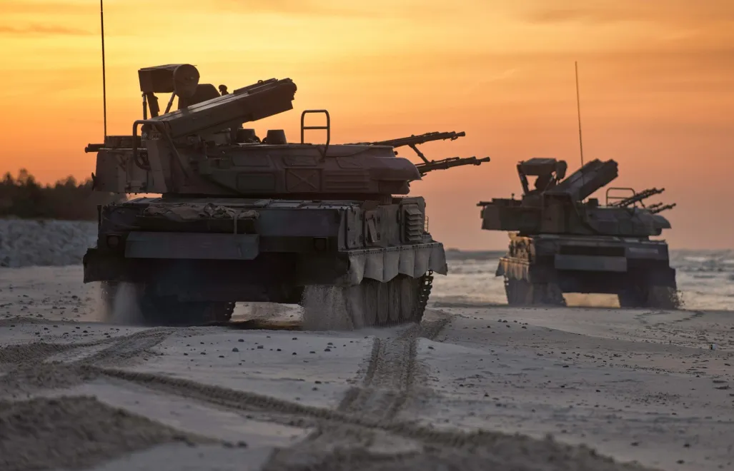 Leszkiewicz: obecna sytuacja polityczna skłania do poszukiwania nowych źródeł i metod produkcji na rzecz polskiego przemysłu zbrojeniowego. Fot. PGZ