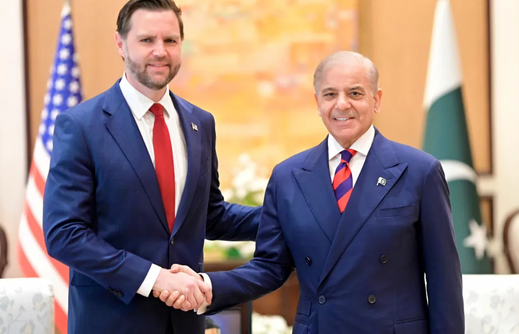 JD Vance, Shehbaz Sharif. Fot. PAP/EPA/PAKISTAN FOREIGN MINISTRY