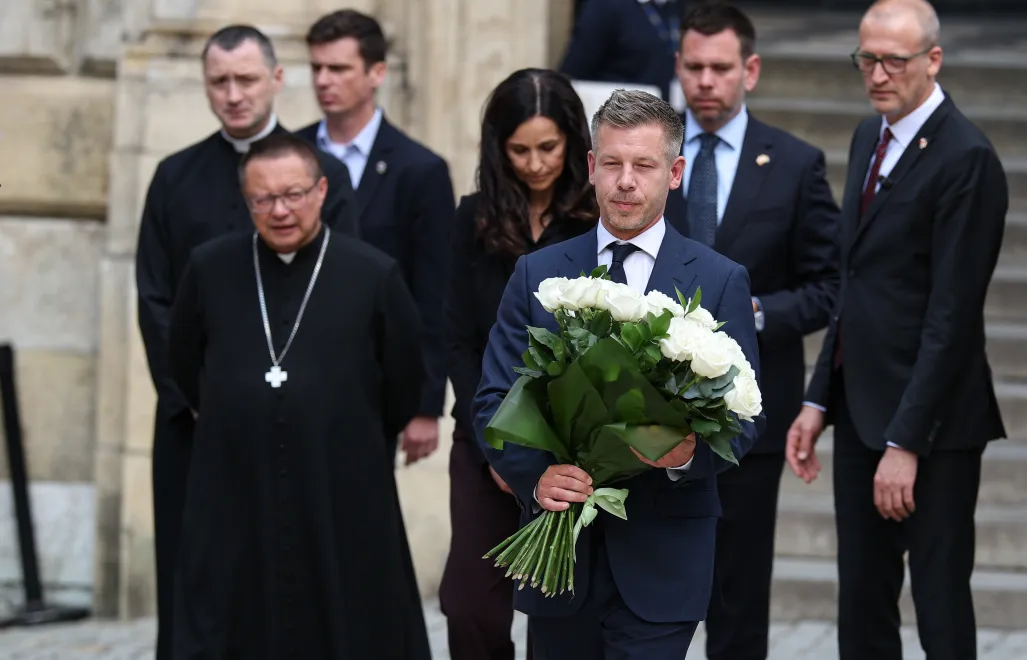 Peter Magyar (P) i kard. Grzegorz Ryś (L). Fot. PAP/Łukasz Gągulski